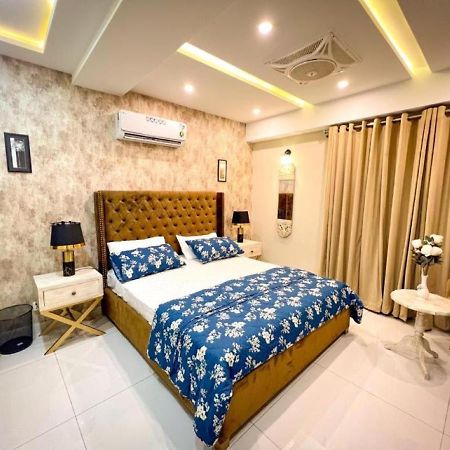 Eiffel Luxury Apartments Lahore Bagian luar foto