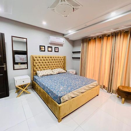 Eiffel Luxury Apartments Lahore Bagian luar foto