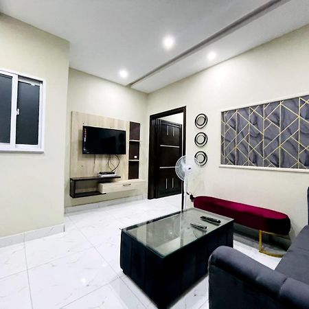Eiffel Luxury Apartments Lahore Bagian luar foto