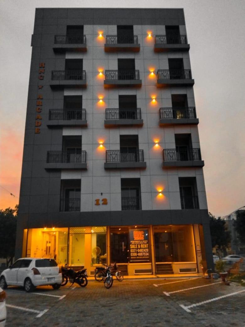 Eiffel Luxury Apartments Lahore Bagian luar foto