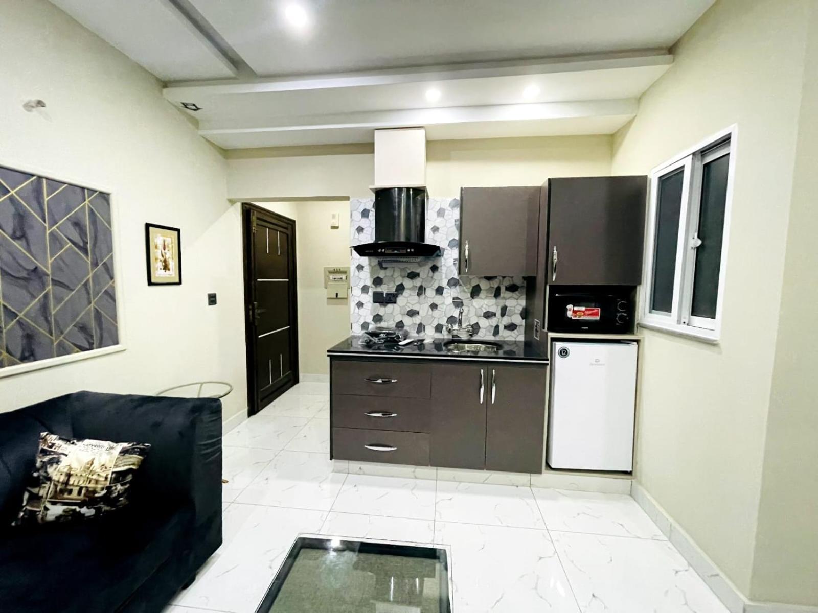 Eiffel Luxury Apartments Lahore Bagian luar foto