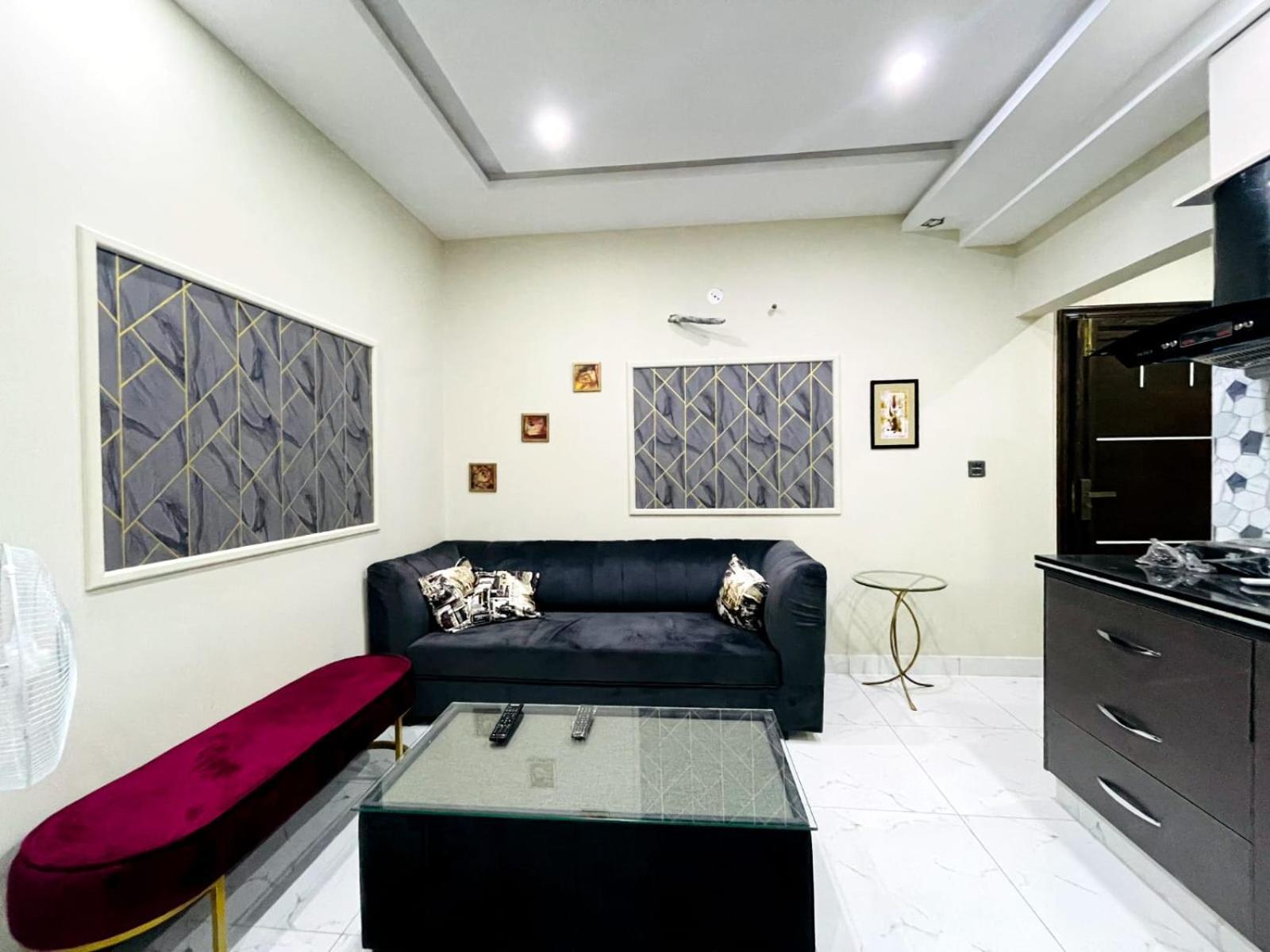 Eiffel Luxury Apartments Lahore Bagian luar foto